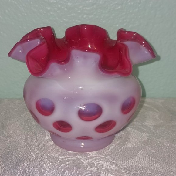 Vintage Fenton Cranberry Opalescent Coin Spot Small Vase - Picture 1 of 4